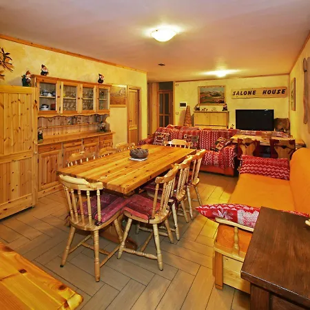 Salone House Apartman *